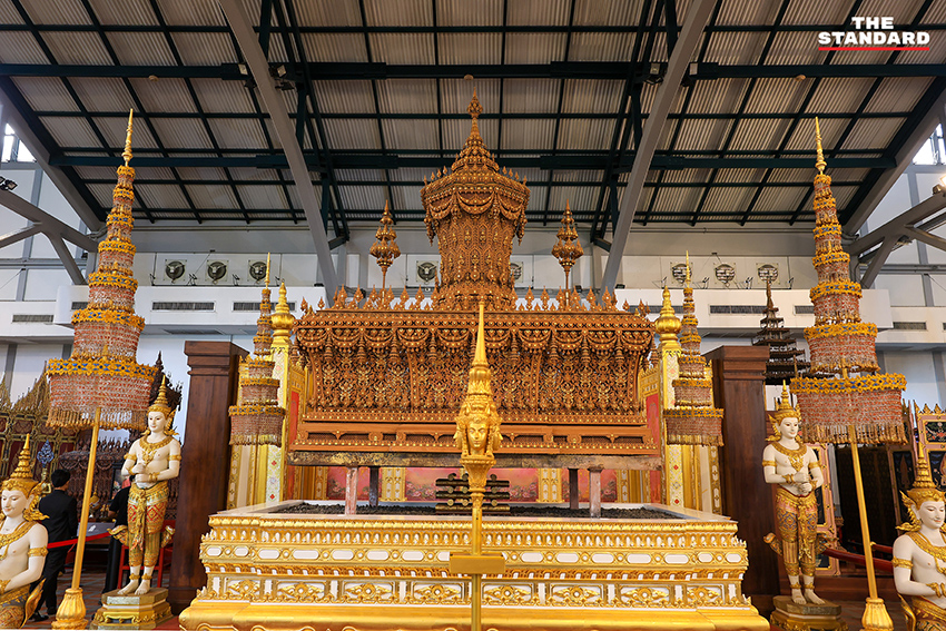 รมว.วัฒนธรรม ตรวจเยี่ยมสิ่งปลูกสร้างประกอบพระเมรุมาศ สั่งปิด โรงราชรถ 29 ต.ค.นี้ เตรียมบูรณะให้แล้วเสร็จภายใน 1 ปี 3