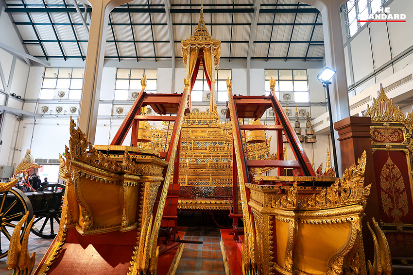 รมว.วัฒนธรรม ตรวจเยี่ยมสิ่งปลูกสร้างประกอบพระเมรุมาศ สั่งปิด โรงราชรถ 29 ต.ค.นี้ เตรียมบูรณะให้แล้วเสร็จภายใน 1 ปี 5
