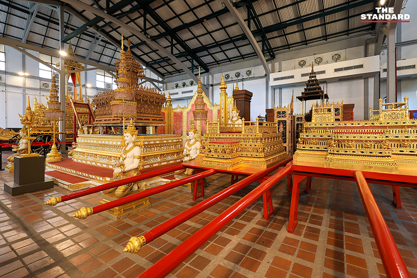 รมว.วัฒนธรรม ตรวจเยี่ยมสิ่งปลูกสร้างประกอบพระเมรุมาศ สั่งปิด โรงราชรถ 29 ต.ค.นี้ เตรียมบูรณะให้แล้วเสร็จภายใน 1 ปี 6