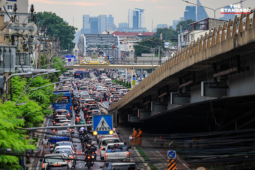 เปิดเทอมวันแรก ถนนสามเสนวิกฤต รถติดหนัก กรุงเทพมหานครเร่งแก้ปัญหา 6
