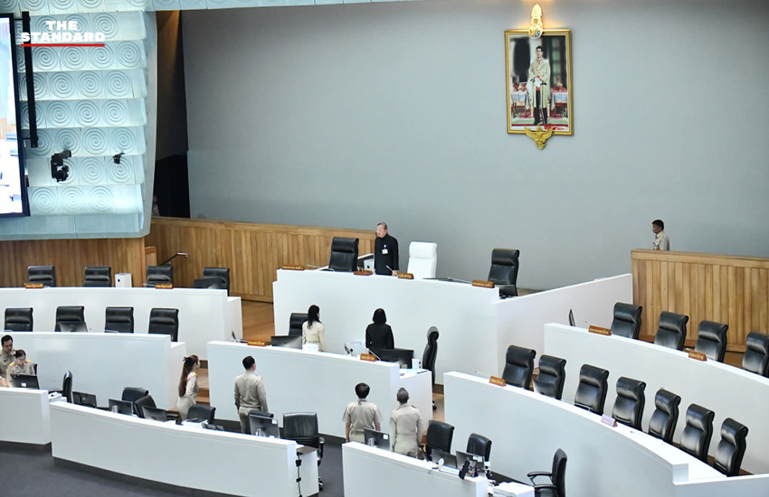 ที่ประชุม สว. ยืนถวายความอาลัย สมเด็จพระพันปีหลวง 5