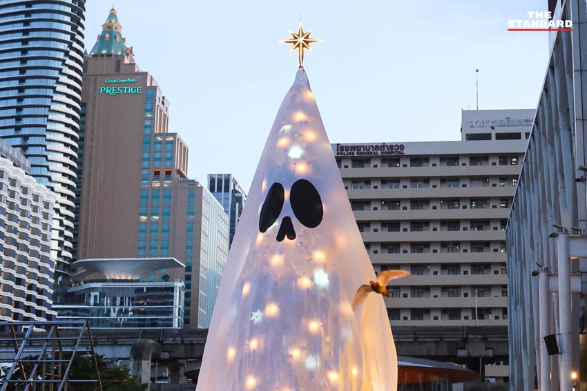 Spooky Boo ผียักษ์สุดคิ้วท์ ฉลอง ฮาโลวีน ผสมผสาน คริสต์มาสในหนึ่งเดียว 2