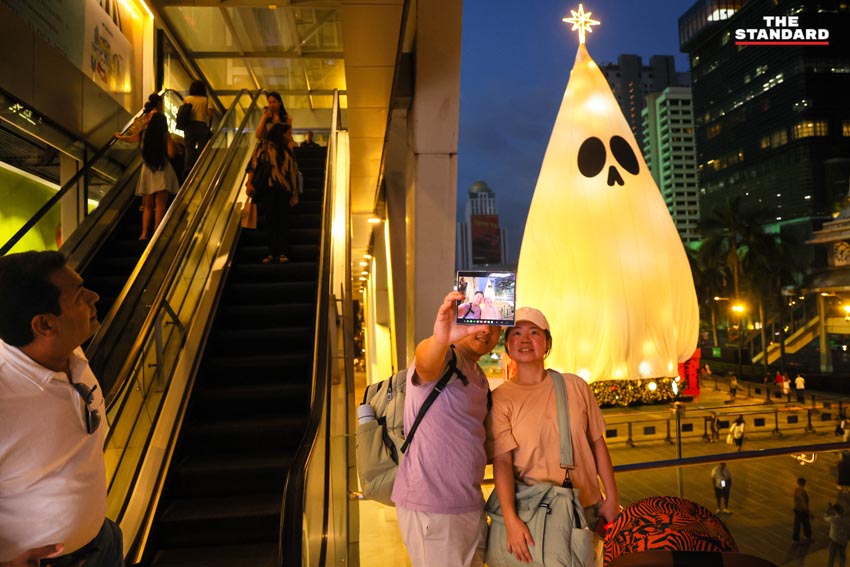 Spooky Boo ผียักษ์สุดคิ้วท์ ฉลอง ฮาโลวีน ผสมผสาน คริสต์มาสในหนึ่งเดียว 3