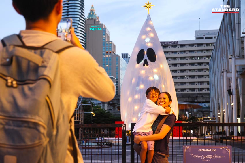 Spooky Boo ผียักษ์สุดคิ้วท์ ฉลอง ฮาโลวีน ผสมผสาน คริสต์มาสในหนึ่งเดียว 5