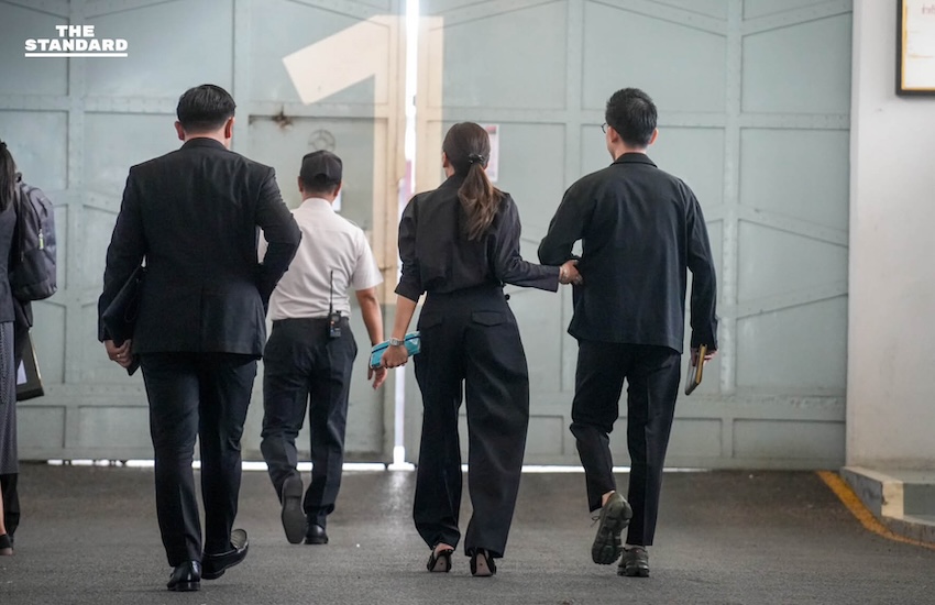 เอม พินทองทา พร้อมสามี เข้าเยี่ยม ทักษิณ ที่ คลองเปรม เผยอดีตนายกฯ ปรับตัวได้ดี-ส่งกำลังใจให้ลูก 2