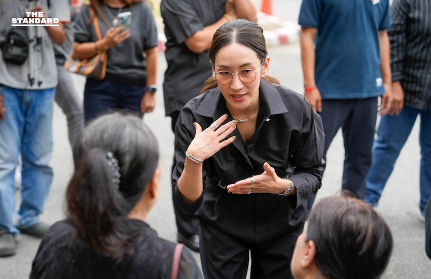 เอม พินทองทา พร้อมสามี เข้าเยี่ยม ทักษิณ ที่ คลองเปรม เผยอดีตนายกฯ ปรับตัวได้ดี-ส่งกำลังใจให้ลูก 3