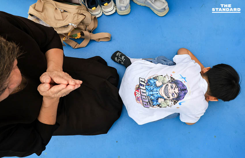 วัดสระเกศจัดพิธีอัญเชิญผ้าแดงขึ้นห่มองค์พระเจดีย์ภูเขาทอง พร้อมงดกิจกรรมบันเทิง อาลัยสมเด็จพระพันปีหลวง 12