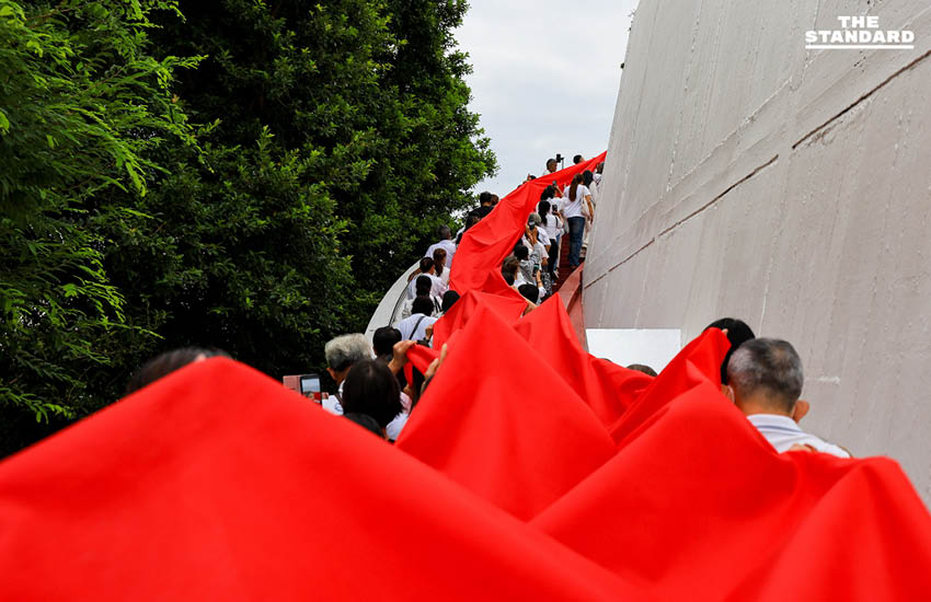 วัดสระเกศจัดพิธีอัญเชิญผ้าแดงขึ้นห่มองค์พระเจดีย์ภูเขาทอง พร้อมงดกิจกรรมบันเทิง อาลัยสมเด็จพระพันปีหลวง 4