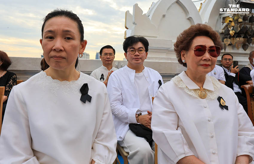 วัดสระเกศจัดพิธีอัญเชิญผ้าแดงขึ้นห่มองค์พระเจดีย์ภูเขาทอง พร้อมงดกิจกรรมบันเทิง อาลัยสมเด็จพระพันปีหลวง 7