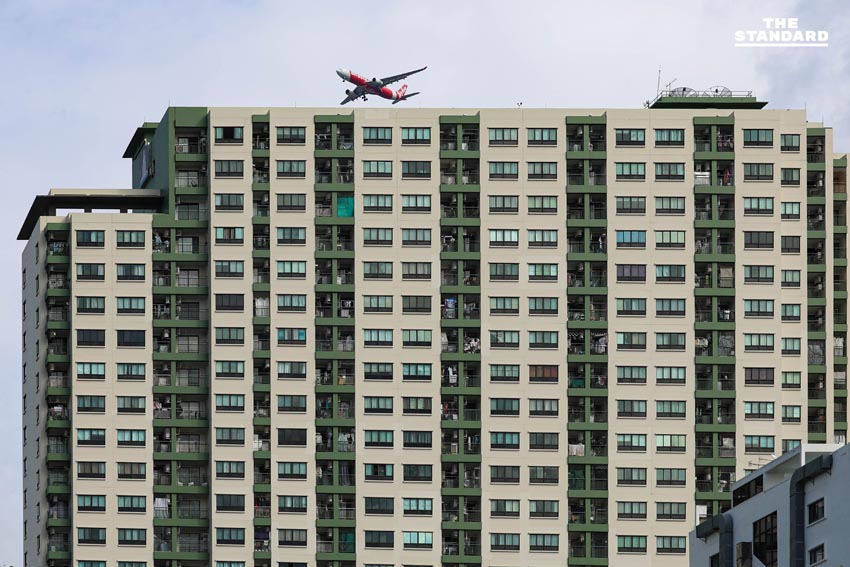 สัมผัสอากาศเย็น ชวนสังเกตเครื่องบินบินผ่านเขตเมือง รับลมหนาว