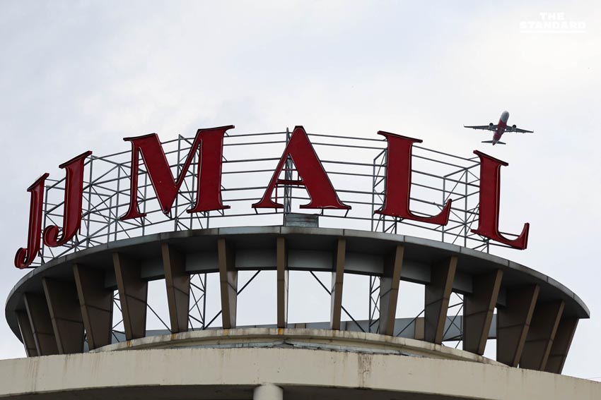 สัมผัสอากาศเย็น ชวนสังเกตเครื่องบินบินผ่านเขตเมือง รับลมหนาว