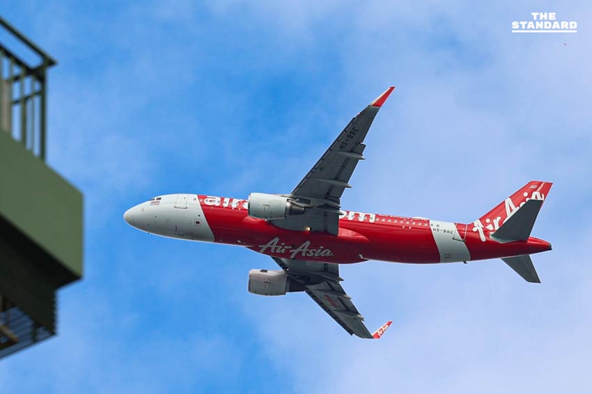 สัมผัสอากาศเย็น ชวนสังเกตเครื่องบินบินผ่านเขตเมือง รับลมหนาว