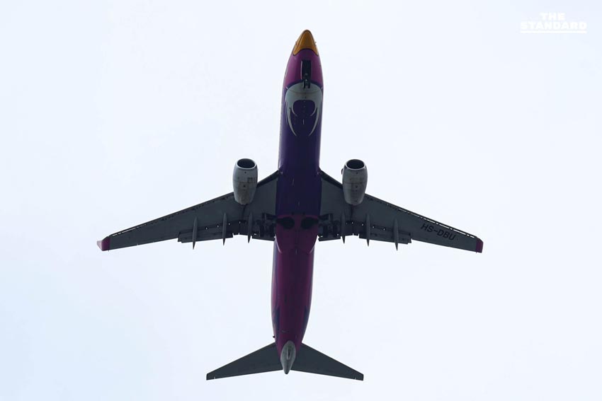 สัมผัสอากาศเย็น ชวนสังเกตเครื่องบินบินผ่านเขตเมือง รับลมหนาว