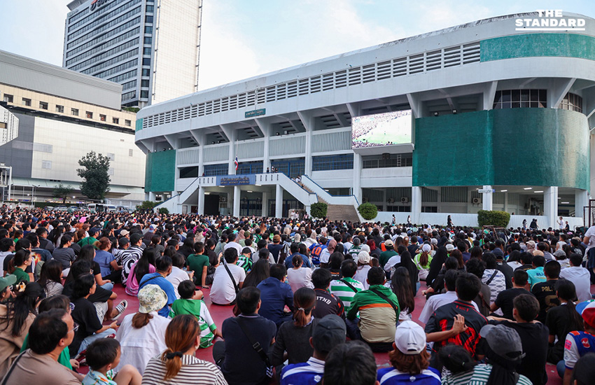 ปรากฏการณ์สนามแตก บอล 7HD กองเชียร์ทะลัก 2 หมื่นที่นั่ง เกาะจอดูเกมด้านนอก 3