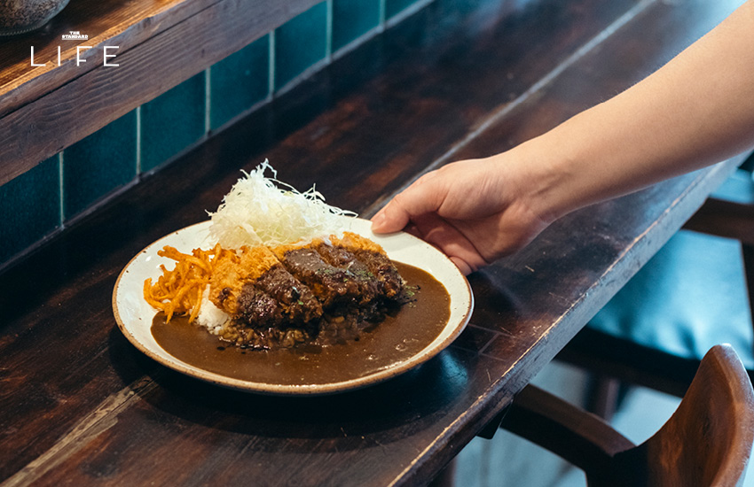 Santoku Curry: เผยสูตรลับแกงกะหรี่เข้มข้นแต่ไม่เลี่ยน จากเชียงใหม่สู่ศาลายา เคี่ยวน้ำแกงข้ามคืน