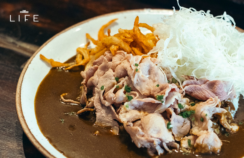 Santoku Curry: เผยสูตรลับแกงกะหรี่เข้มข้นแต่ไม่เลี่ยน จากเชียงใหม่สู่ศาลายา เคี่ยวน้ำแกงข้ามคืน