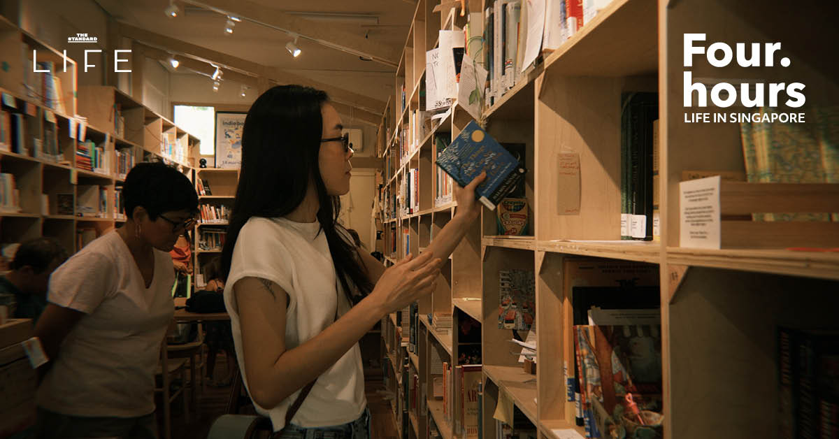 4 HOURS IN SINGAPORE