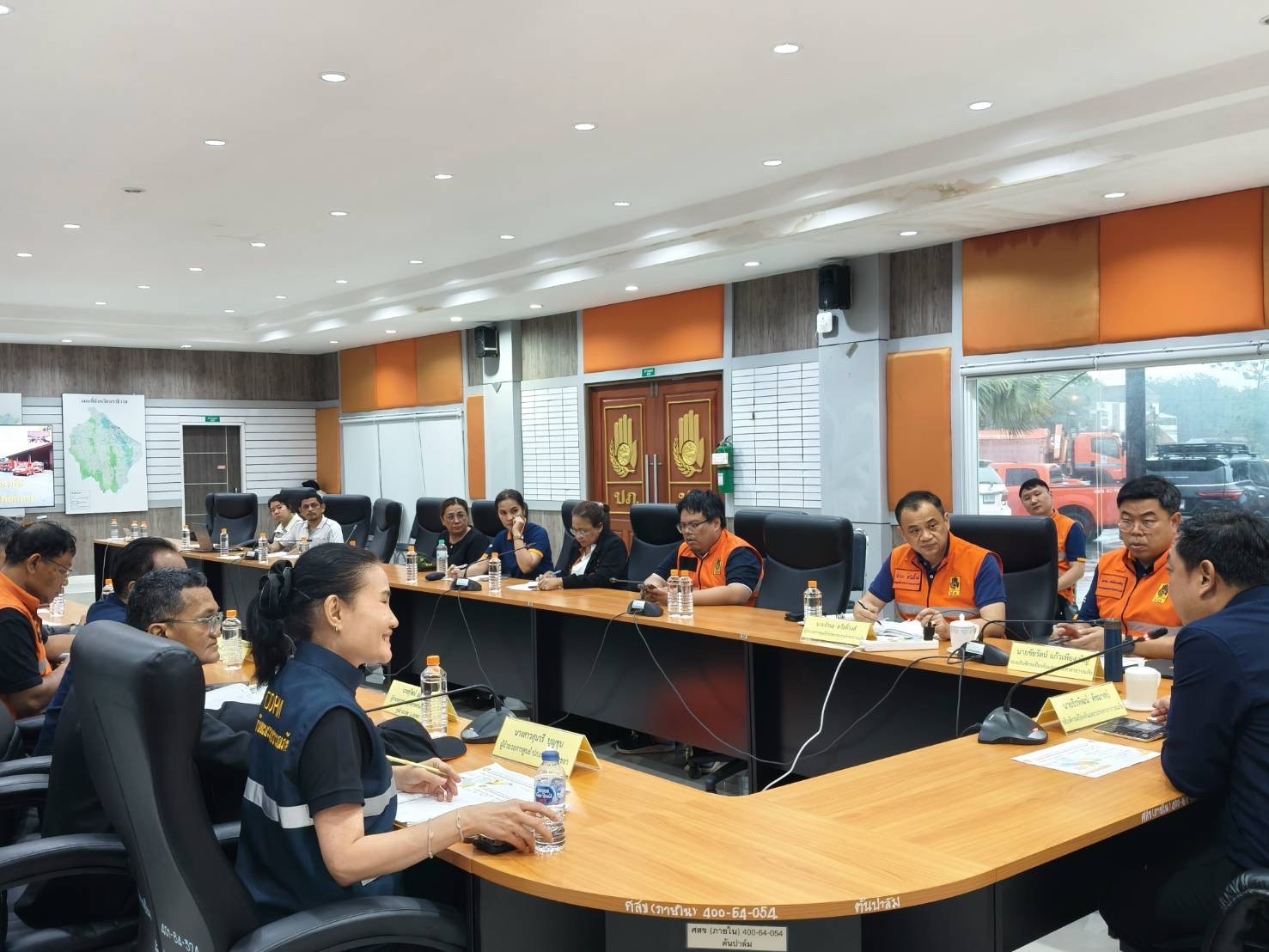 อธิบดี ปภ. นำทีมลงใต้ ตั้งกองอำนวยการฯ ส่วนหน้า สั่งระดมรถ เรือ กว่า 500 รายการ พร้อมเฮลิคอปเตอร์ KA-32 ผนึกกำลังช่วยน้ำท่วมใต้ 