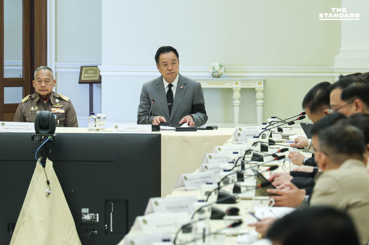 เลขาธิการพระราชวัง ร่วมประชุมติดตามสถานการณ์อุทกภัยภาคใต