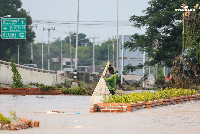 สำรวจสถานการณ์น้ำท่วม อ่างทอง ก่อนนายกฯ ลงพื้นที่เที่ยงวันนี้ 2