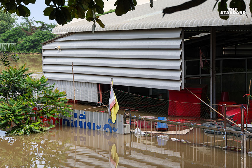 สำรวจสถานการณ์น้ำท่วม อ่างทอง ก่อนนายกฯ ลงพื้นที่เที่ยงวันนี้ 3