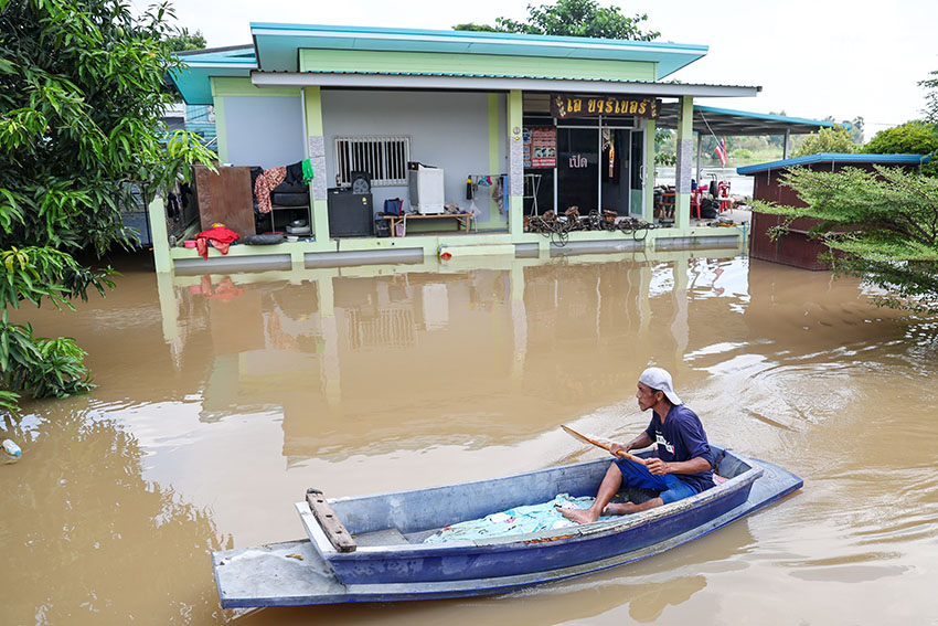 สำรวจสถานการณ์น้ำท่วม อ่างทอง ก่อนนายกฯ ลงพื้นที่เที่ยงวันนี้ 5