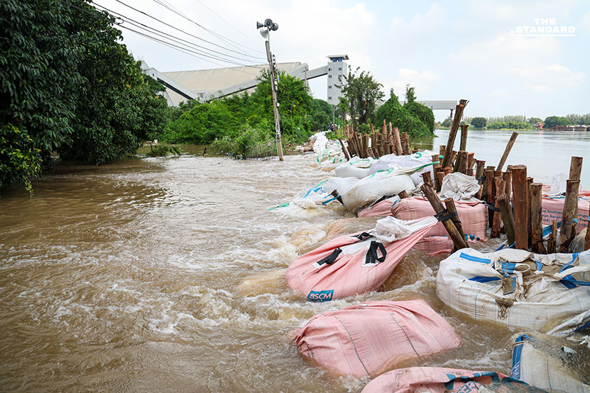 สำรวจสถานการณ์น้ำท่วม อ่างทอง ก่อนนายกฯ ลงพื้นที่เที่ยงวันนี้ 8