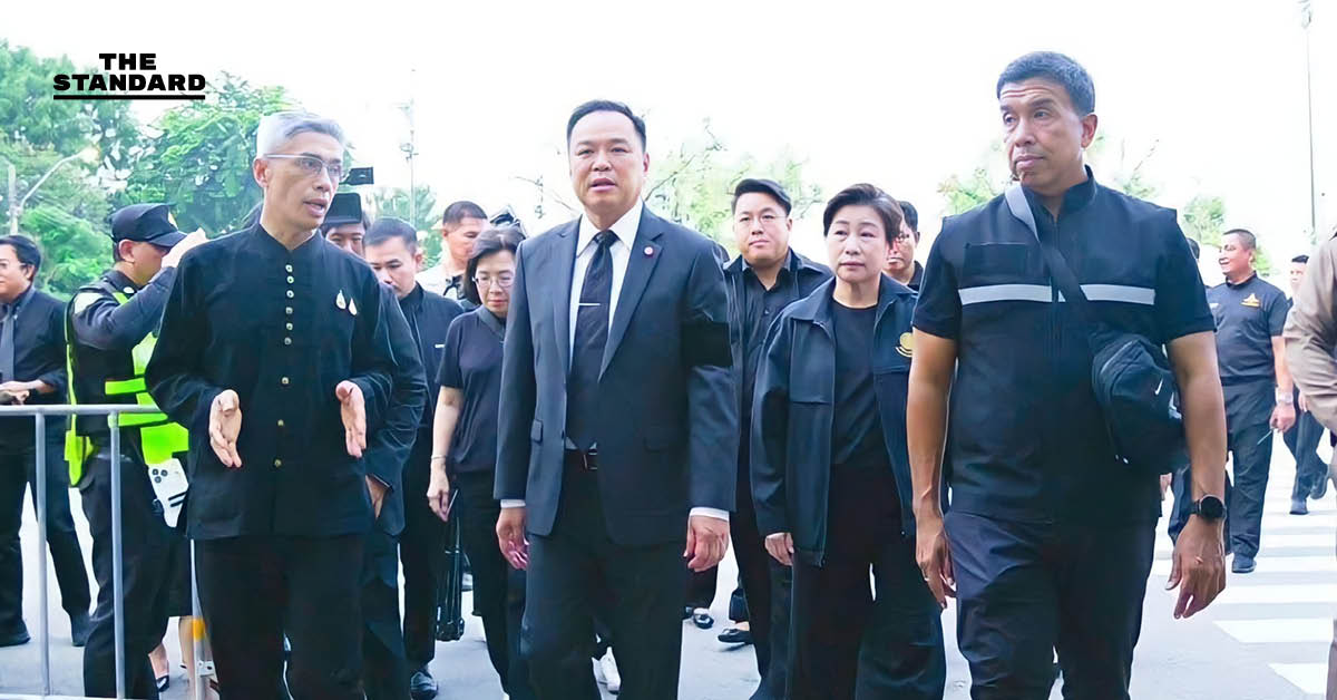 อนุทิน ตรวจเยี่ยมจุดบริการประชาชนเข้ากราบถวายบังคมพระบรมศพ ยืนยันรัฐบาลจะดูแลอย่างดีที่สุด