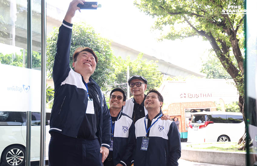 อนุทินนำประชุม ภูมิใจไทย เปิดตัวบ้านใหญ่ ฝันเลือกตั้งครั้งหน้า ประชาชนมั่นใจ-ไว้ใจเลือกเป็นอันดับ 1 11