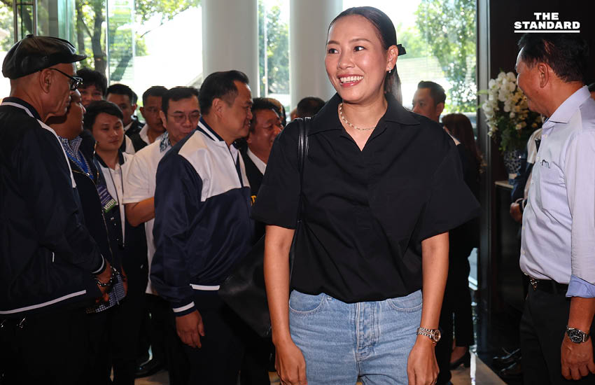 อนุทินนำประชุม ภูมิใจไทย เปิดตัวบ้านใหญ่ ฝันเลือกตั้งครั้งหน้า ประชาชนมั่นใจ-ไว้ใจเลือกเป็นอันดับ 1 8