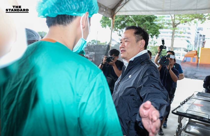 อนุทินลงพื้นที่ **หาดใหญ่** ย้ำเร่งคืนร่าง-เยียวยาผู้เสียชีวิต คุย-ปรับความเข้าใจ **นายกฯแป้น**แล้ว ยืนยันขอรับผิดชอบเหตุการณ์ทั้งหมดเอง 4