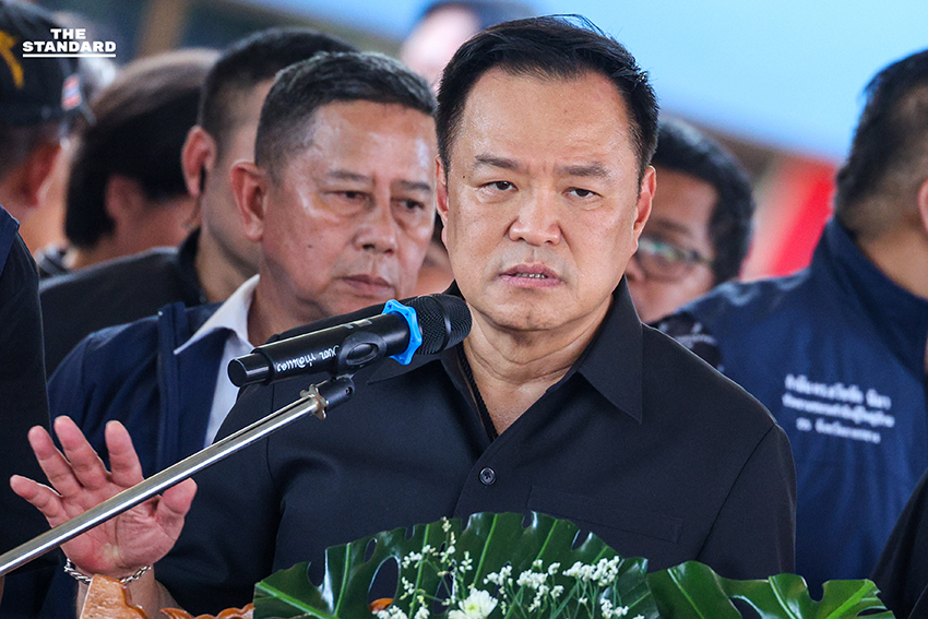 อนุทิน ลงพื้นที่น้ำท่วม อยุธยา ขอขมาประชาชนต้องประสบภัย บอก เจ็บปวดและอาย เป็นนายกฯ ไม่กลัวใครทั้งนั้น เร่งหางบเยียวยา ถ้าทำดี เลือกตั้งครั้งหน้า ขอโอกาสกลับมา ยกทีม 8