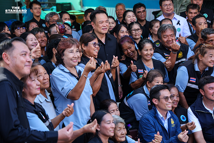 อนุทิน ลงพื้นที่น้ำท่วม อยุธยา ขอขมาประชาชนต้องประสบภัย บอก เจ็บปวดและอาย เป็นนายกฯ ไม่กลัวใครทั้งนั้น เร่งหางบเยียวยา ถ้าทำดี เลือกตั้งครั้งหน้า ขอโอกาสกลับมา ยกทีม 9