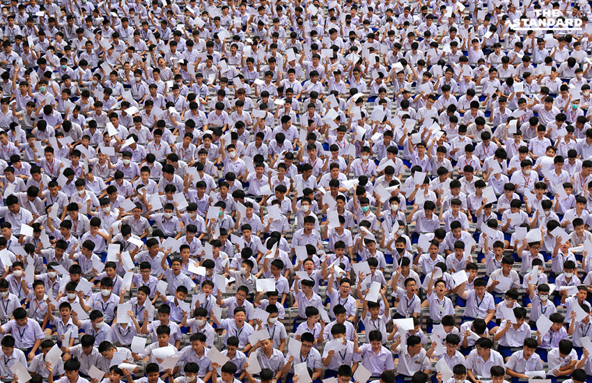 นักเรียนอัสสัมชัญ 1,250 คน ร่วมใจแปรอักษร พระสาทิสลักษณ์สมเด็จพระพันปีหลวง 4