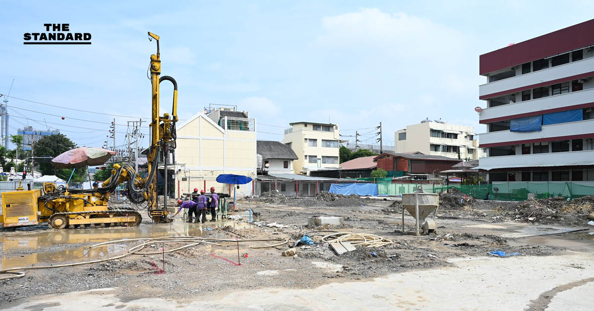 ประธานสภากทม. ลงพื้นที่ตามติด ถนนทรุด หน้า วชิรพยาบาล วอน กทม. เร่งหาผู้รับผิดชอบและกำหนดวันคืนผิวจราจรที่ชัดเจน