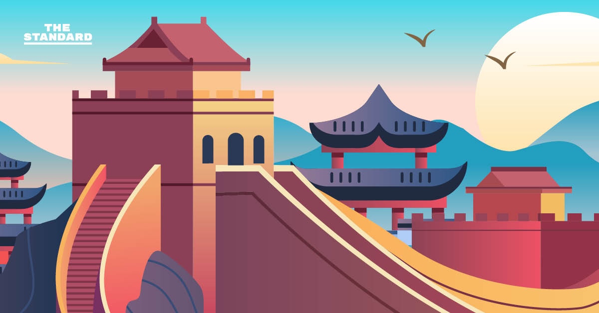 Based on the Khaosod/Thairath spacing rule as specified (adding a space before proper nouns that follow a verb), no changes are needed in this headline. Heres why: 1. **มังกรไร้พรมแดน**: ไร้ (without/lacking) is a verb, but พรมแดน (border) is a common noun, not a proper noun. 2. **จากโรงงานโลก**: โลก (world) could be considered a proper noun in some contexts (the Earth), but it follows โรงงาน (factory), which is a noun, not a verb. 3. **สู่อู่วัฒนธรรม Soft Power**: Soft Power is a proper noun (a specific concept), but it follows วัฒนธรรม (culture), which is a noun, not a verb. Since there are no instances of a proper noun directly following a verb, the headline remains unchanged. **Original Headline (already follows the rule as specified):** มังกรไร้พรมแดน: จากโรงงานโลก สู่อู่วัฒนธรรม Soft Power