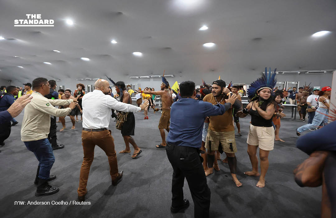 “พวกเรากินเงินไม่ได้” ชนพื้นเมืองบราซิลบุกประท้วง ปมป่าแอมะซอนถูกรุกราน กลางการประชุม COP30 2