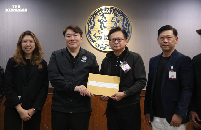 ผู้ประกอบการบุก ทำเนียบฯ ร้องทบทวน พ.ร.บ. ควบคุมเครื่องดื่มแอลกอฮอล์ ยกเลิกห้ามดื่มนอกเวลาขาย 1