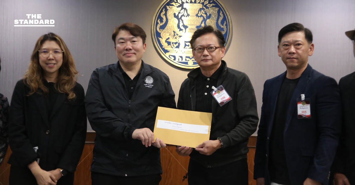 ผู้ประกอบการบุก ทำเนียบฯ ร้องทบทวน พ.ร.บ. ควบคุมเครื่องดื่มแอลกอฮอล์ ยกเลิกห้ามดื่มนอกเวลาขาย