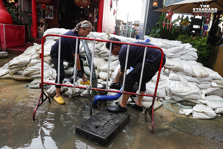 น้ำทะเลหนุนสูงซ้ำน้ำเหนือ น้ำเจ้าพระยาเอ่อท่วม ท่าเตียน กทม. สั่งทุกหน่วยเตรียมพร้อม 11 แผนรับมือฉุกเฉิน 15