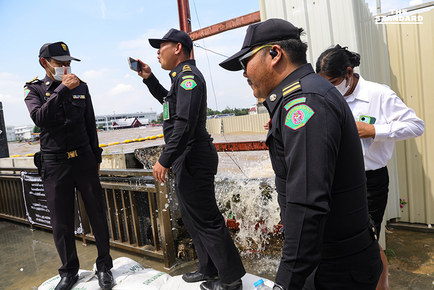 น้ำทะเลหนุนสูงซ้ำน้ำเหนือ น้ำเจ้าพระยาเอ่อท่วม ท่าเตียน กทม. สั่งทุกหน่วยเตรียมพร้อม 11 แผนรับมือฉุกเฉิน 4