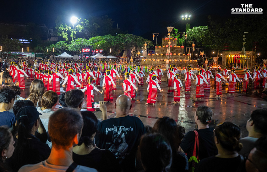 ‘ต๋ามผางปะตี้ด ส่องฟ้า ฮักษาเมือง’ จุดประทีปกว่าหมื่นดวงรอบคูเมืองเชียงใหม่ สืบสาน ประเพณียี่เป็งล้านนา 9