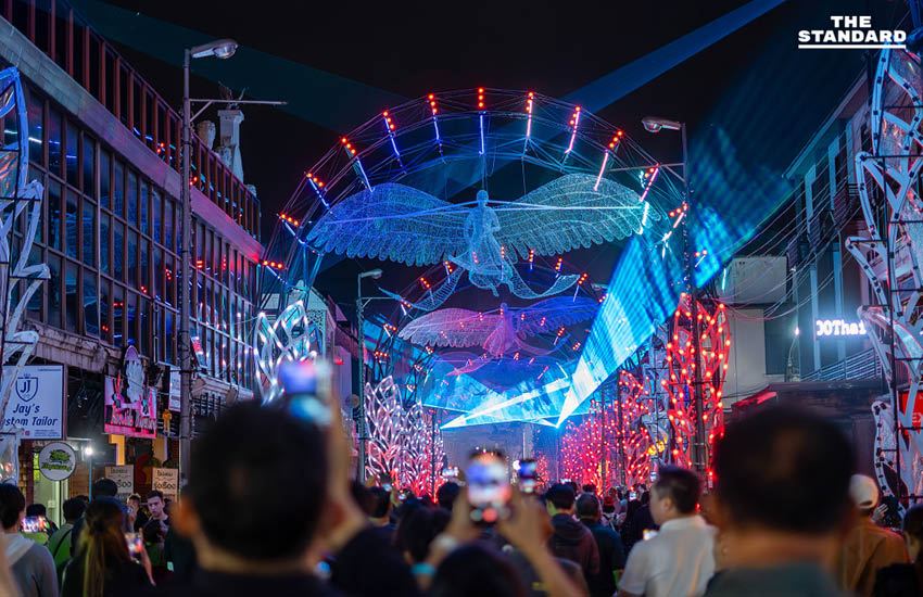 เชียงใหม่เปิดซุ้มไฟ ‘ทิพยรัศมีเวียงพิงค์’ ต้อนรับ ยี่เป็ง 68 7