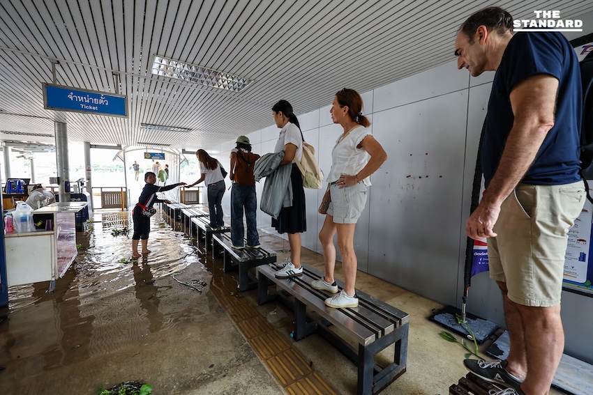 น้ำเหนือไหลสมทบจากพายุ คัลแมกี เขื่อนเจ้าพระยา เพิ่มระบาย กรุงเทพฯ ประสบน้ำทะเลหนุนสูง 3