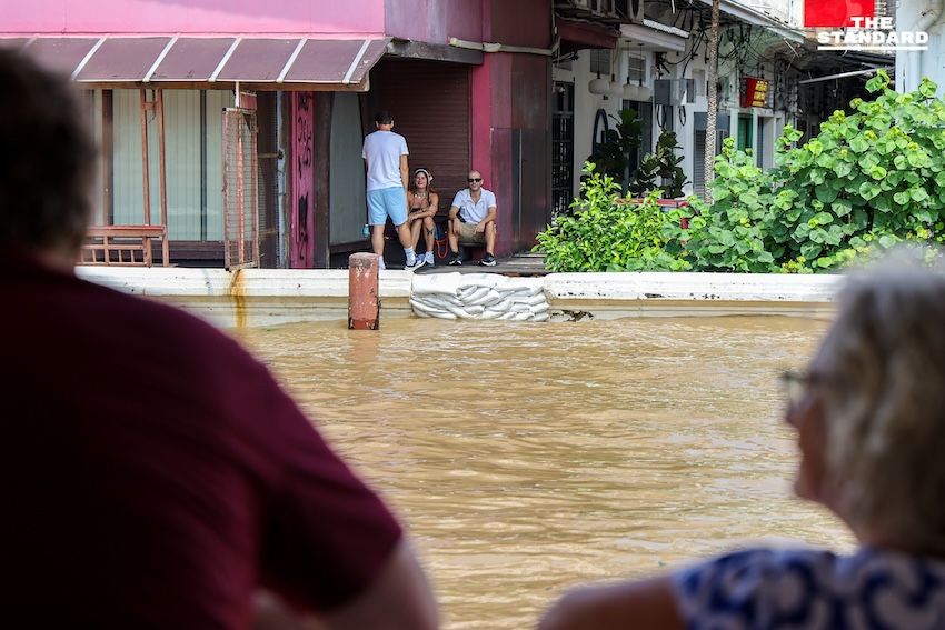 น้ำเหนือไหลสมทบจากพายุ คัลแมกี เขื่อนเจ้าพระยา เพิ่มระบาย กรุงเทพฯ ประสบน้ำทะเลหนุนสูง 7