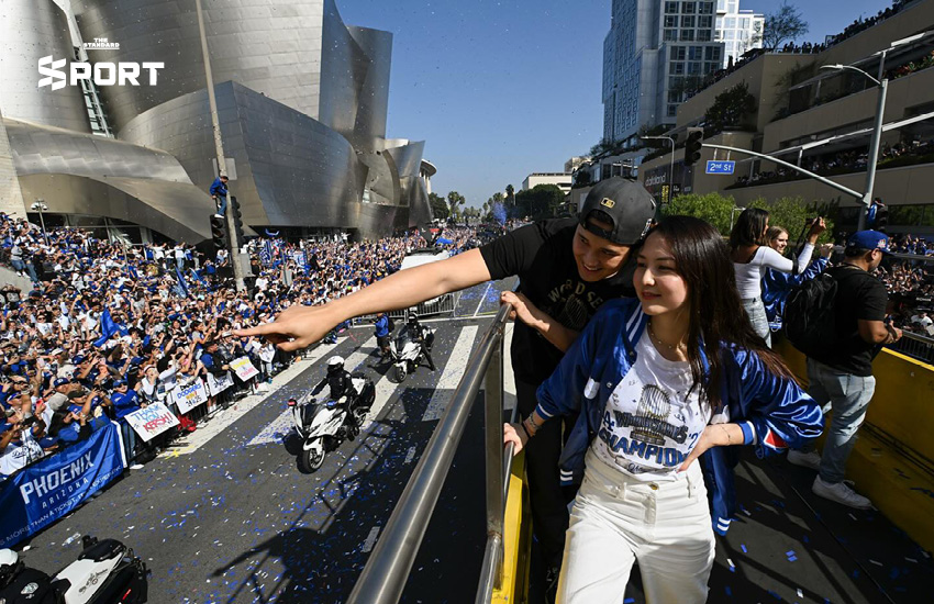 Los Angeles Dodgers Back-to-Back Champions 4