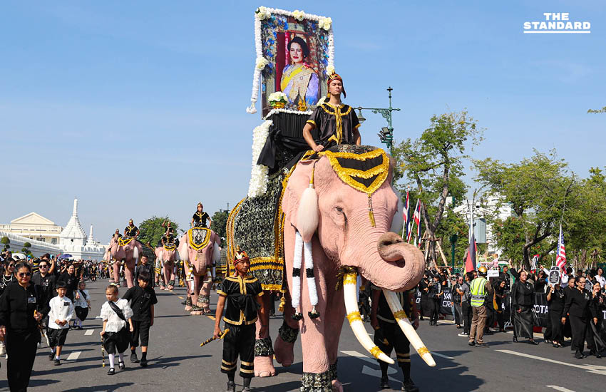 ริ้วขบวนคชสารคู่แผ่นดิน เข้าถวายสักการะพระบรมศพ สมเด็จพระพันปีหลวง 14