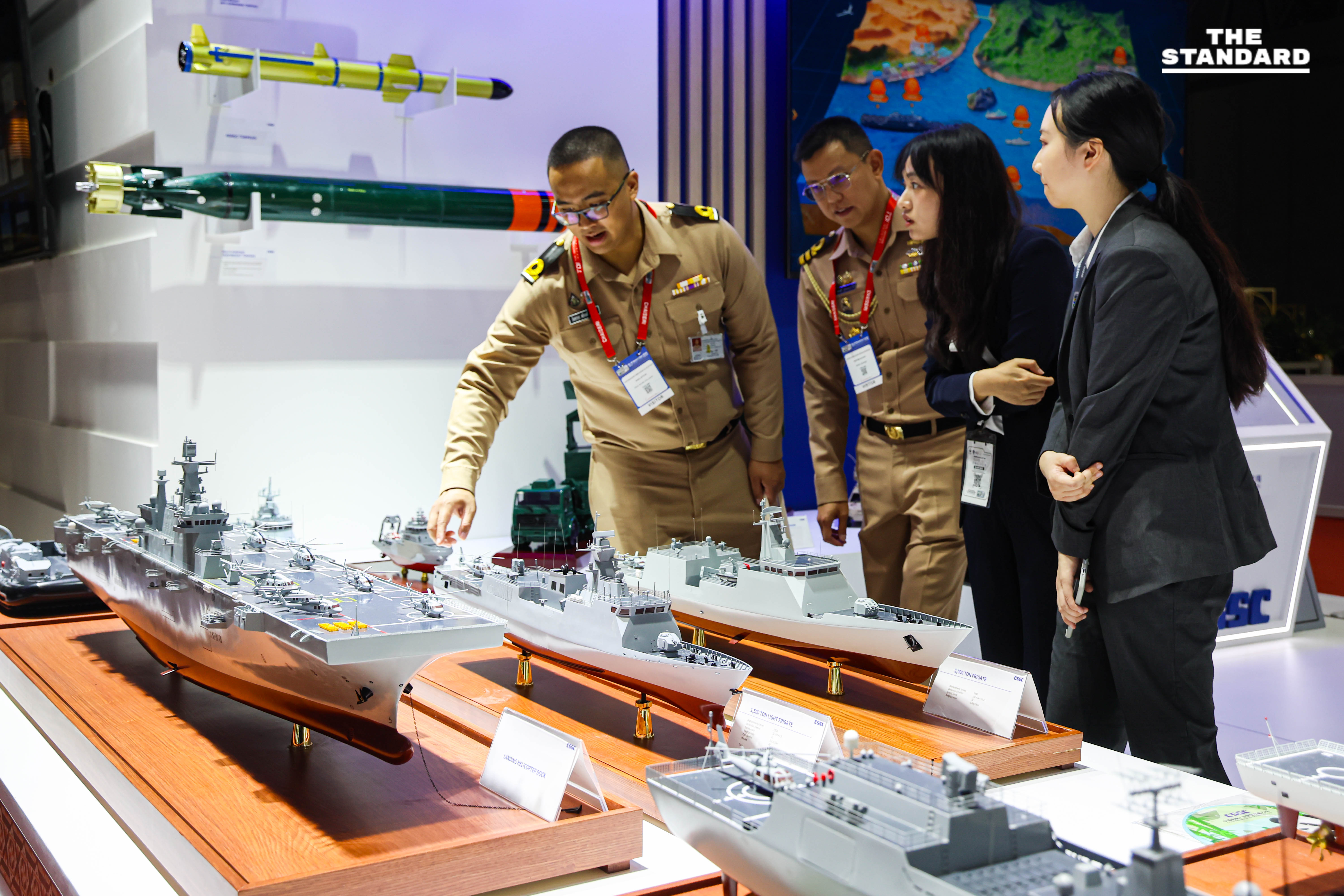 งานแสดงยุทโธปกรณ์คึกคัก คนต่อคิวยาวขึ้น Gripen 10