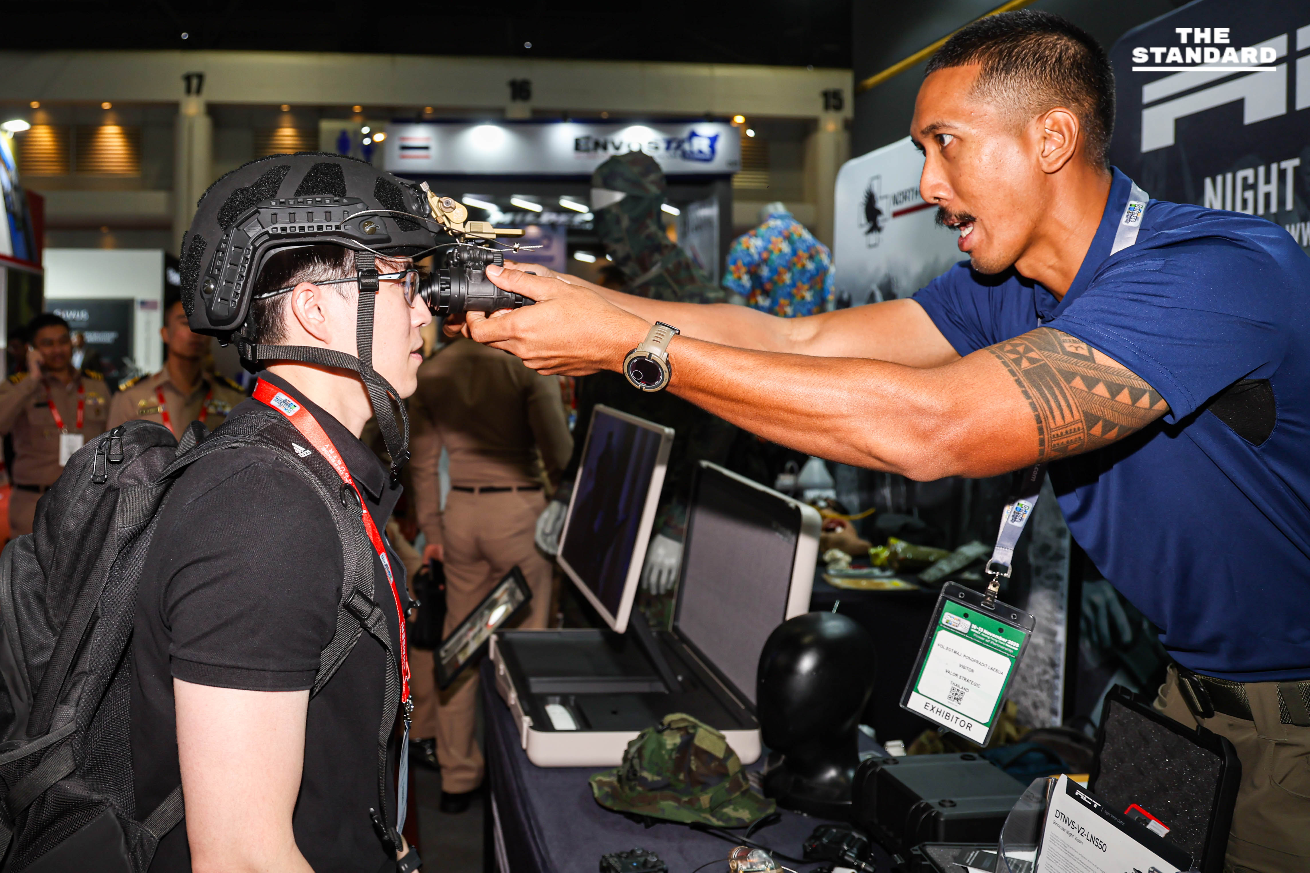 งานแสดงยุทโธปกรณ์คึกคัก คนต่อคิวยาวขึ้น Gripen 13