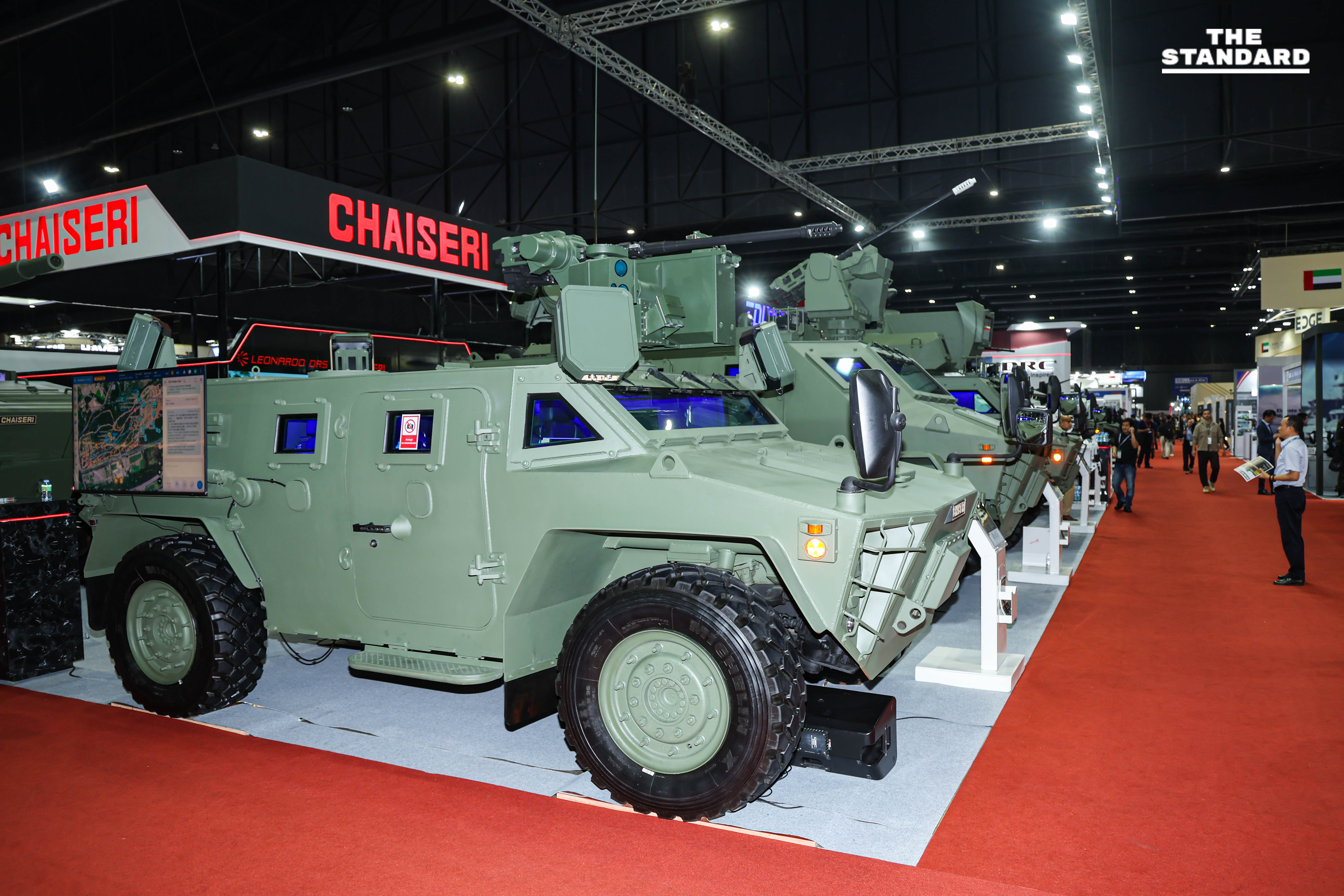 งานแสดงยุทโธปกรณ์คึกคัก คนต่อคิวยาวขึ้น Gripen 16